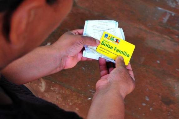 Num cenário mais otimista, total de pobres subiria em 2,5 milhões