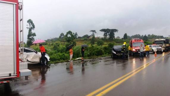 Colisão entre automóveis provoca uma morte na BR-282 em Xaxim - foto 3