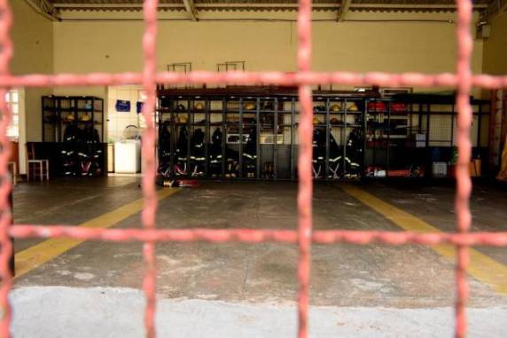 Um em cada cinco
quartéis de Bombeiros reduziu atividade e até fechou por alguns dias - foto 2