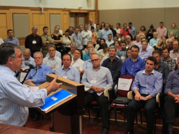 Governador de SC reuniu secretariado e autarquias para fazer balanço