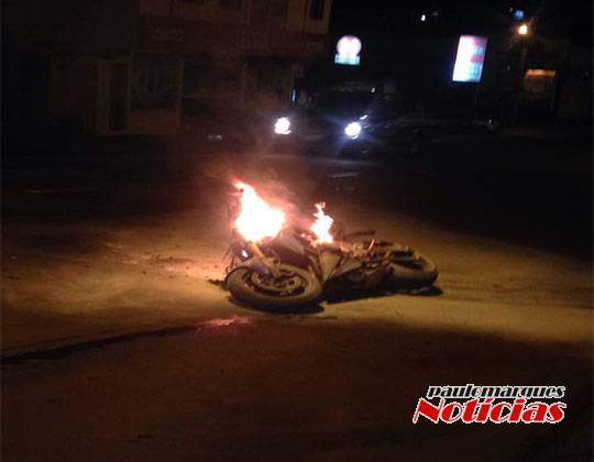 Jovem motociclista morre em acidente na Av. Tuparendi em Santa Rosa - foto 4