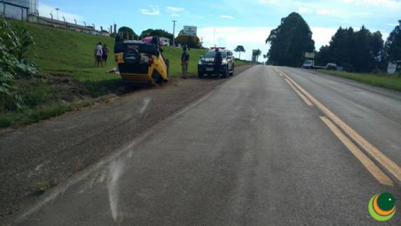 Capotamento deixa mulher
ferida na BR 285 em Gentil - foto 5