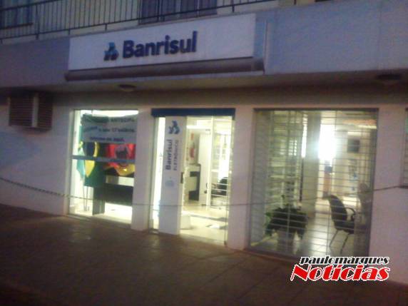 Bandidos explodem caixa eletrônico do Banrisul de Alegria na Região
Noroeste - foto 2