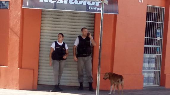 Agência do Banco do Brasil de Alegrete foi
arrombada na tarde deste domingo - foto 6