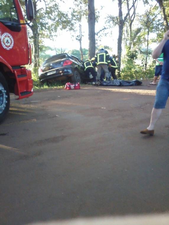 Acidente na tarde deste domingo deixa três mortos, em Caibaté RS - foto 2