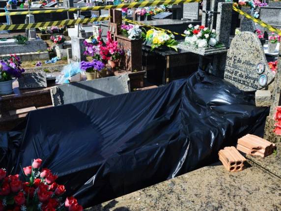 Viúva afirma que homem tinha pino de ouro no ombro. 'Quem fez sabia'