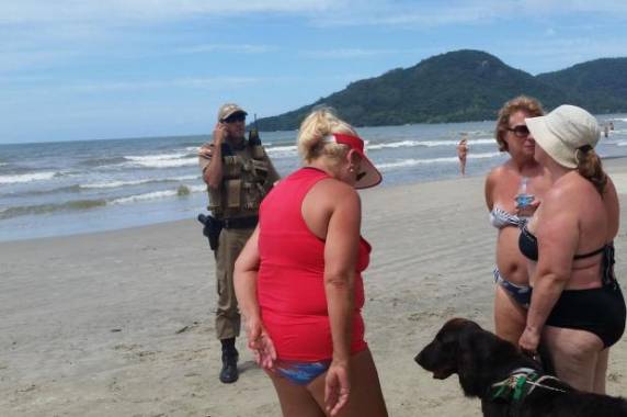 Olga Souza afirma ter ficado constrangida após até mesmo os 

policiais terem desrespeitado o direito que lhe é assegurado por lei