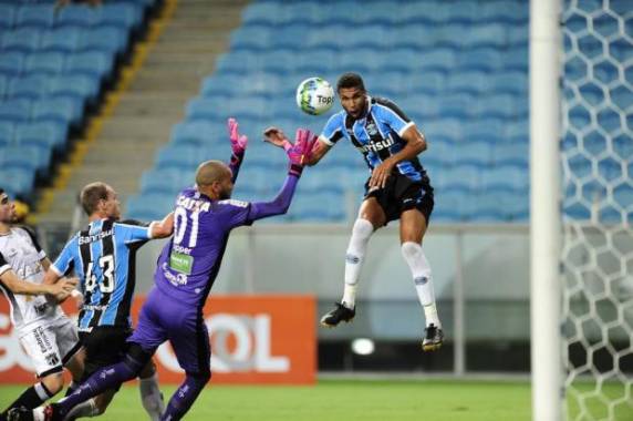 Lucas Rex marcou o gol tricolor no jogo com menor público da Arena