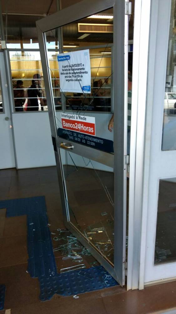 Banco é assaltado e funcionário levado como refém no Norte do RS; Veja vídeo - foto 3