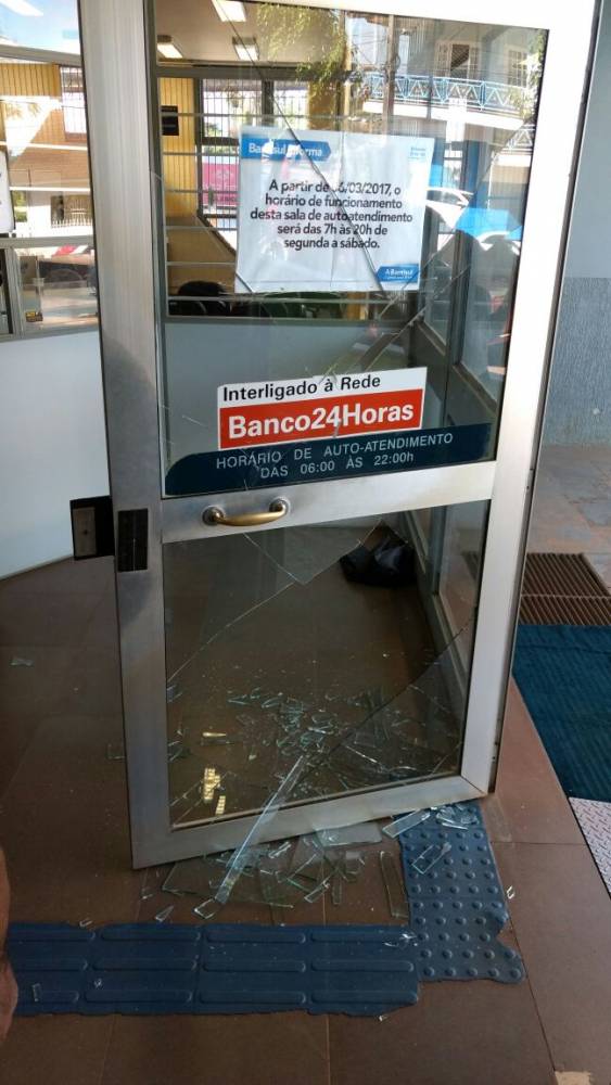 Banco é assaltado e funcionário levado como refém no Norte do RS; Veja vídeo - foto 4