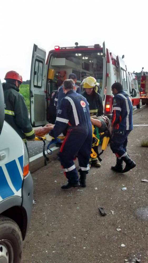 Grave acidente envolve automóvel e caminhão argentinos na BR 285 - foto 5