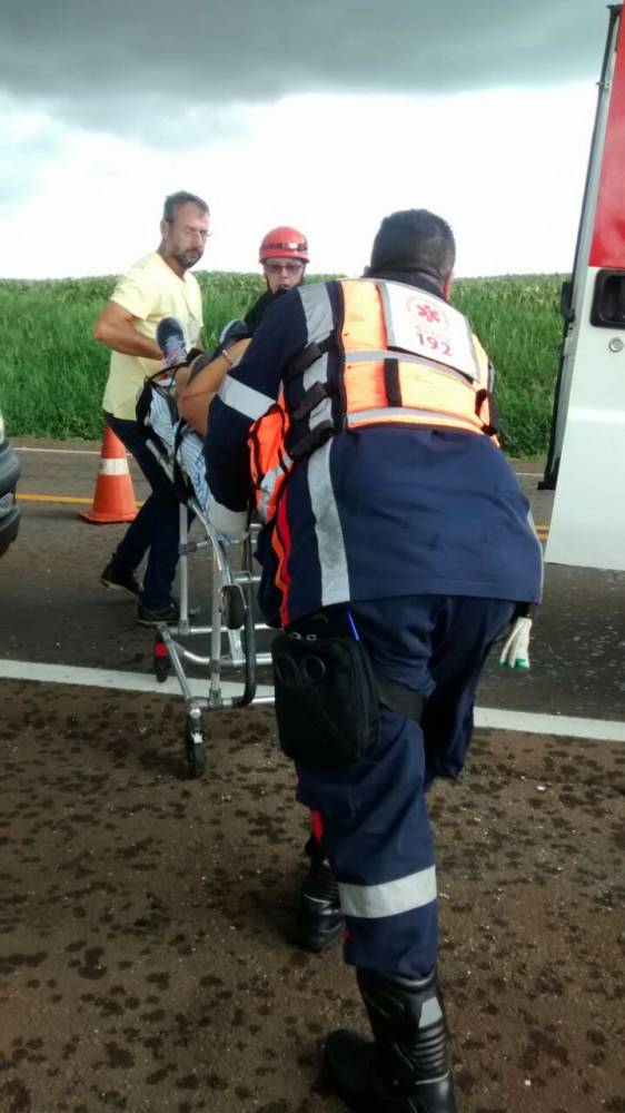 Grave acidente envolve automóvel e caminhão argentinos na BR 285 - foto 9