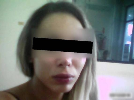 A vítima ainda levou uma facada na perna