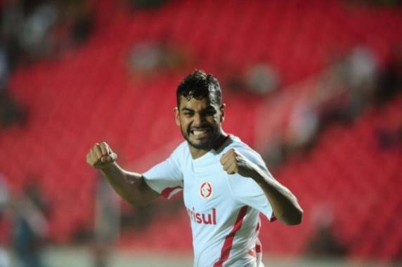 Paulão e Nico López 

fizeram os outros dois gols colorados na vitória em São Luís
