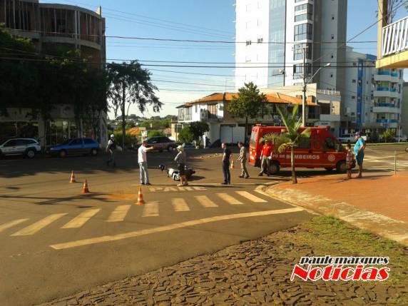Colisão entre carro e moto deixa uma mulher
ferida no Centro de Três de Maio - foto 3