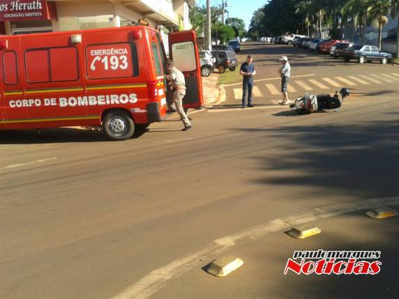 Colisão entre carro e moto deixa uma mulher
ferida no Centro de Três de Maio - foto 4