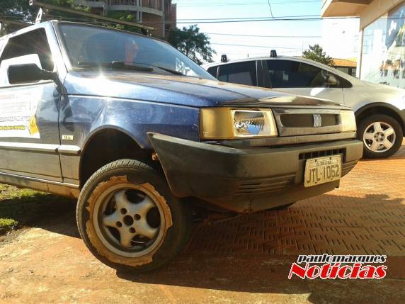 Colisão entre carro e moto deixa uma mulher
ferida no Centro de Três de Maio - foto 2