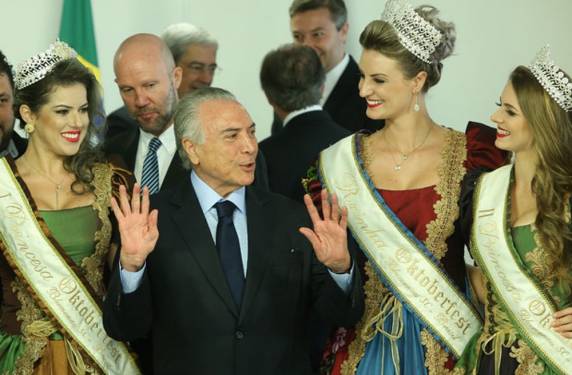 Cidade catarinense é 

conhecida por ser um polo nacional da bebida e promover o festival Oktoberfest. Projeto de lei foi proposto por deputado federal petista em 2014