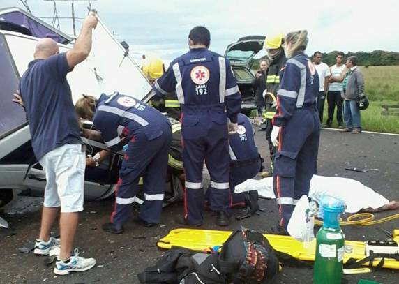 Dois carros colidiram no km 12 da rodovia