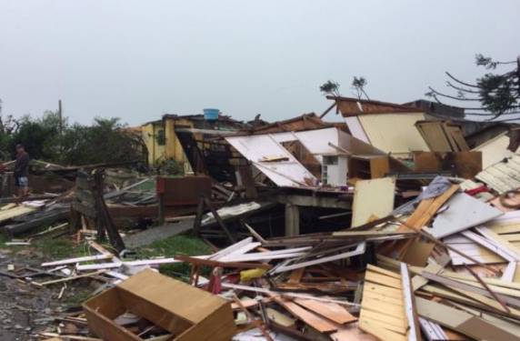 Cidade da Serra teve áreas completamente destruídas por vendaval