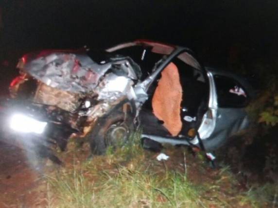 Homem de 30 anos morreu no local e outro de 54 ficou gravemente ferido