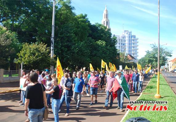 Trabalhadores e estudantes protestam contra 

reforma da Previdência em Três de Maio - foto 4