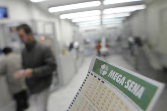 Veja as dezenas sorteadas: 10 - 13 - 33 - 35 - 36 - 42. Quina teve 43 apostas ganhadoras e cada uma vai levar R$ 38.057,25