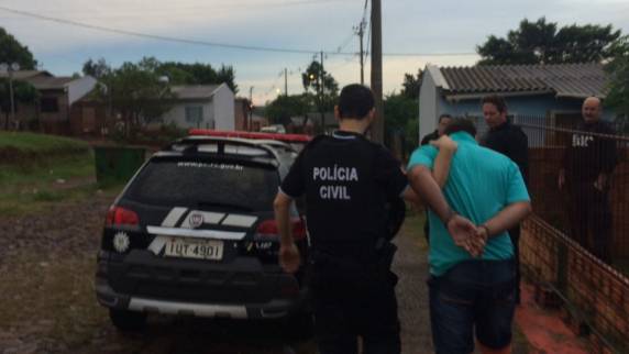 Operação policial desarticula esquema de tráfico de
drogas na região de Santa Rosa e Três de Maio - foto 7