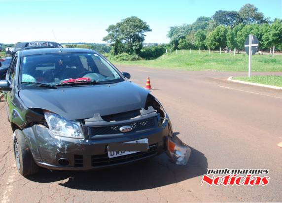 Acidente com danos materiais no trevo da Pica Pau em Três de Maio - foto 2