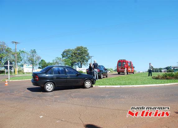 Acidente com danos materiais no trevo da Pica Pau em Três de Maio - foto 4