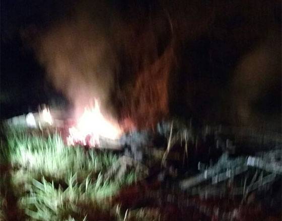 Bombeiros combatem incêndios provocados por vândalos em Três de Maio - foto 2