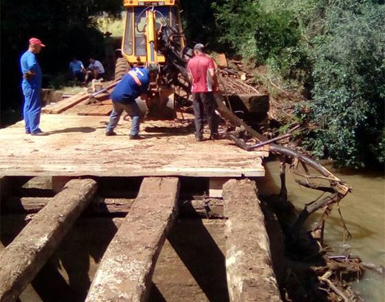 Consertada ponte sobre o rio Santa Rosa em Auxiliadora - foto 2