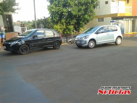 Colisão com danos materiais no Centro de Três de Maio - foto 3
