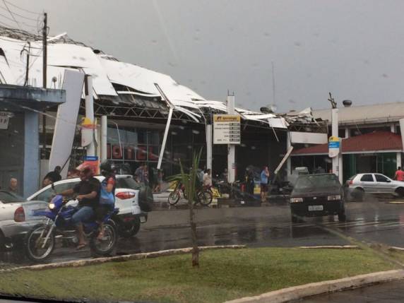 Temporal atinge Ametista do Sul e causa estragos na tarde desta sexta feira - foto 6