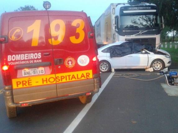 Batida aconteceu na tarde deste sábado (25) em Taió, na SC-427