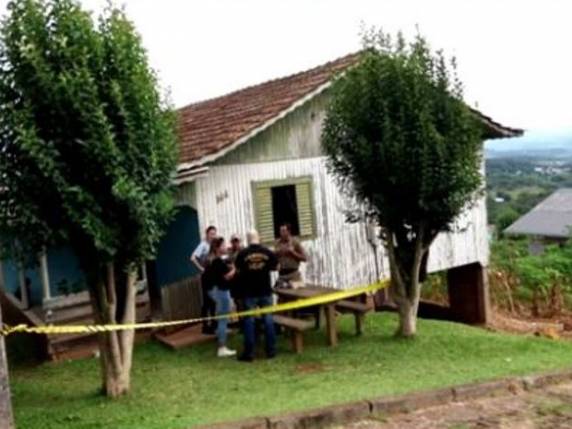 Vizinha relatou que na noite da 

morte criança chorou desesperada