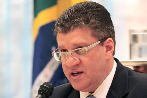Procuradores 

exigem de José Otávio Germano e outros nove deputados e ex-parlamentares pagamento como compensação por corrupção envolvendo desvios da Petrobras