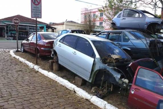 Local funcionava sem alvarás, PPCI e registro no Detran