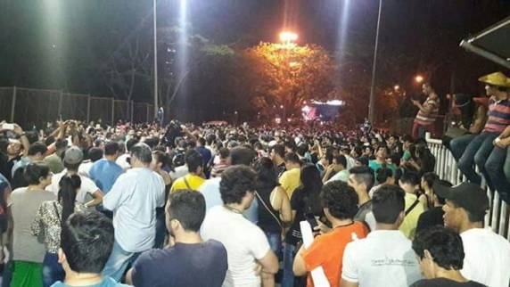 Reeleição presidencial é aprovada, e manifestantes invadem Congresso no Paraguai - foto 3