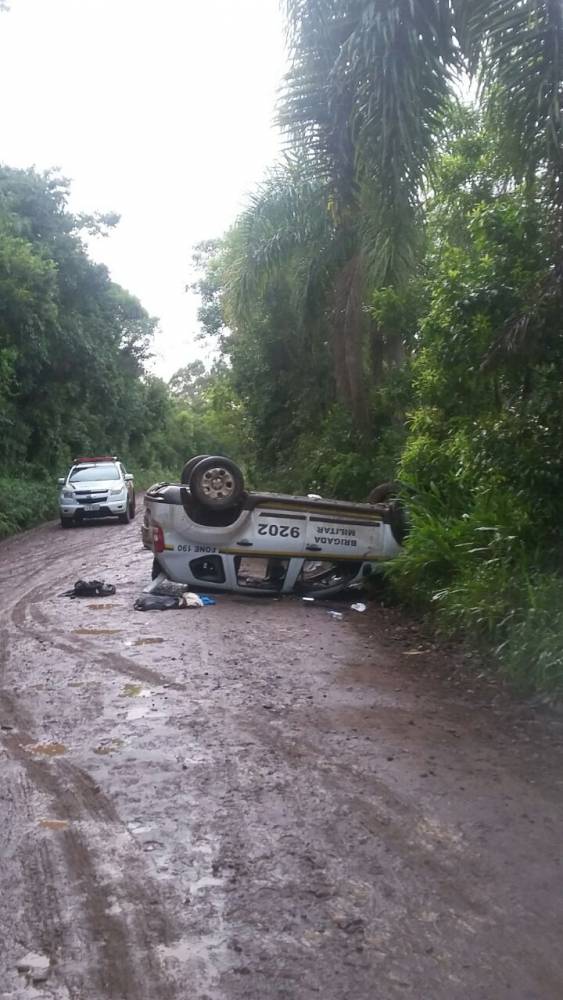 Agência bancária é explodida e policiais ficam feridos
no Litoral - foto 3