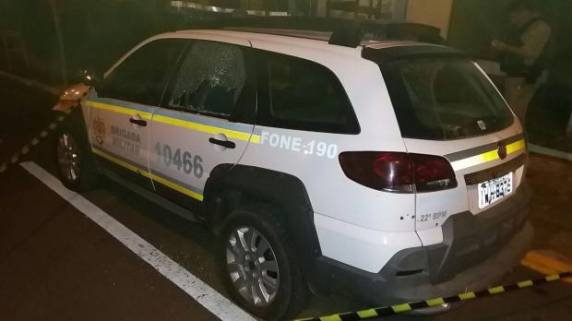 Criminosos explodem agência bancária, fazem cordão humano e atiram contra posto da BM em Pouso Novo - foto 2