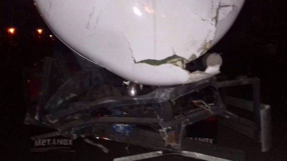 10 pessoas ficam feridas em acidente entre ônibus e caminhão na BR-101, em Osório - foto 5