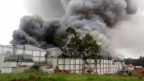 Incêndio atinge empresa em Nova Santa Rita - foto 2