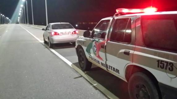 Três são presos após série de assaltos e perseguição no Sul de SC - foto 2