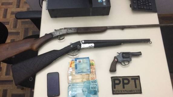 Três são presos após série de assaltos e perseguição no Sul de SC - foto 5