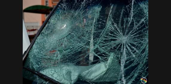 Acidente entre
carro e moto deixa dois feridos em São Miguel do Oeste - foto 2