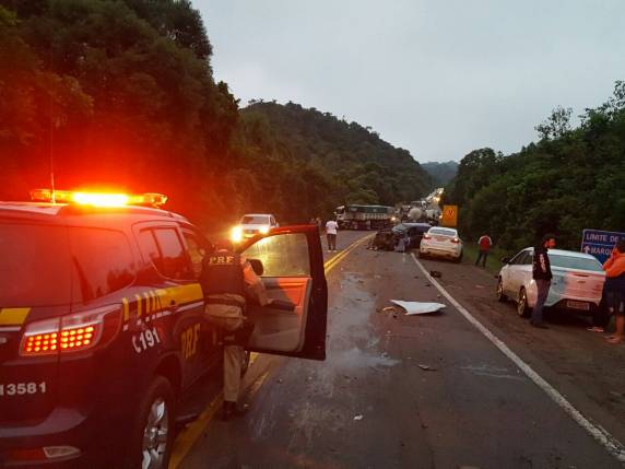 Homem preso às ferragens foi removido pelos bombeiros