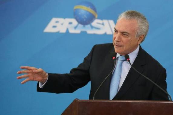 De acordo com a nova regra, trabalhador poderia se aposentar com 25 anos de contribuição, recebendo 70% do salário