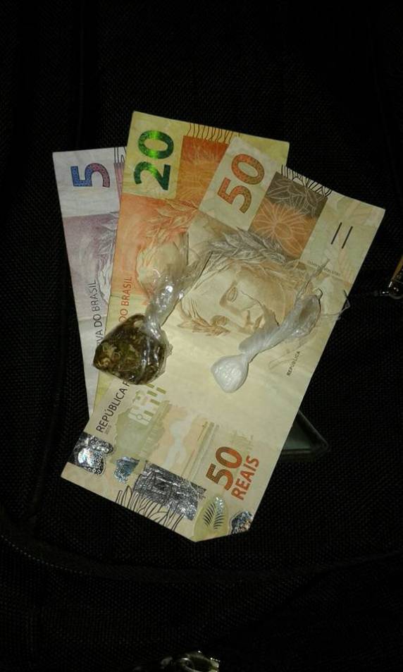 No Dia do Policial cinco presos com drogas na área do
4º BPAF - foto 6