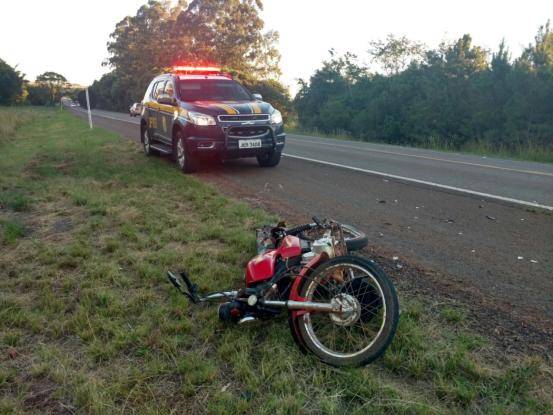 Acidente entre carro e moto ocorreu na BR-386, em Santo Antônio do 

Planalto